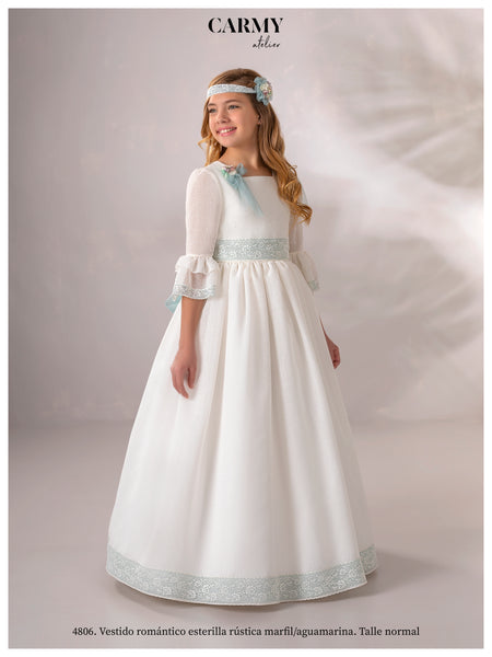 vestido de comunión de manga francesa con adornos en azul