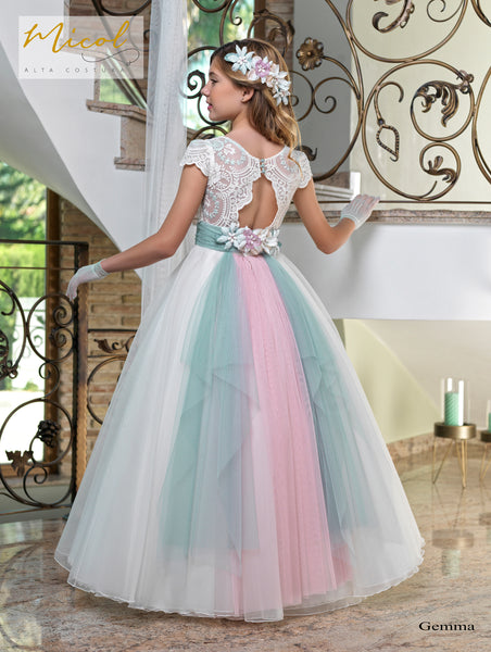 vestido de comunión con falda de vuelo y tul en color rosa y verde aguamarina