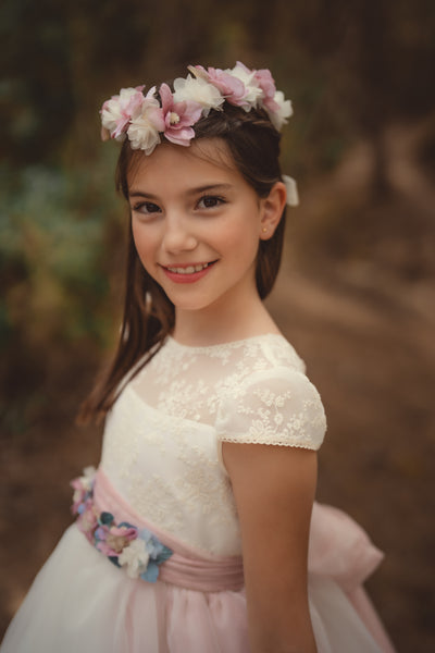 Vestido de comunión blanco de encaje y manga corta